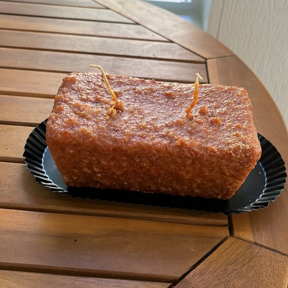Hand dipped candle, pumpkin bread, dual wick scent, with decorative metal tray